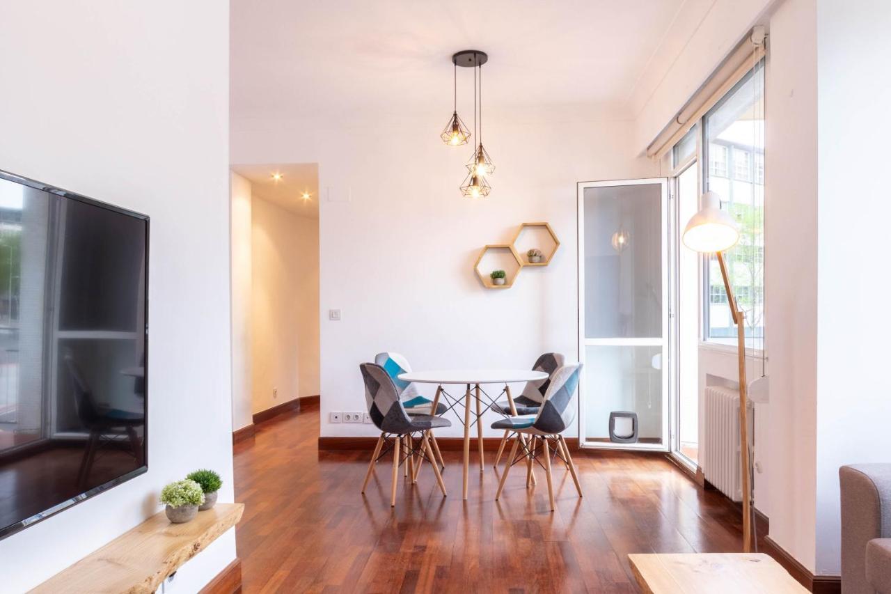 Apartamento Con Vistas Al Estadio San Mames Bilbao Exteriör bild
